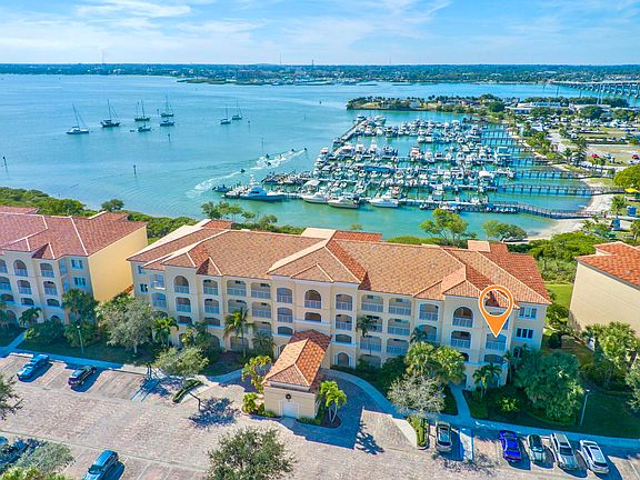 5th image of 33 Harbour Isle Drive W #306