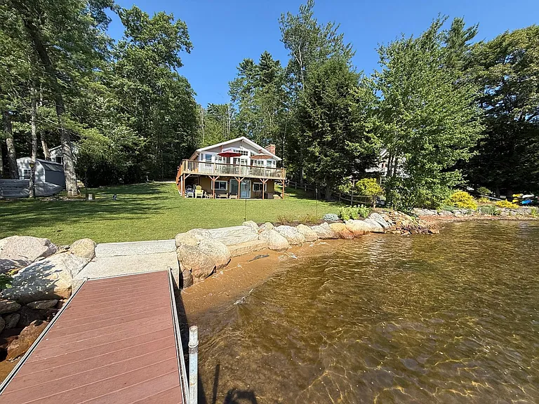 27 Lower Bay Rd — Photo 2