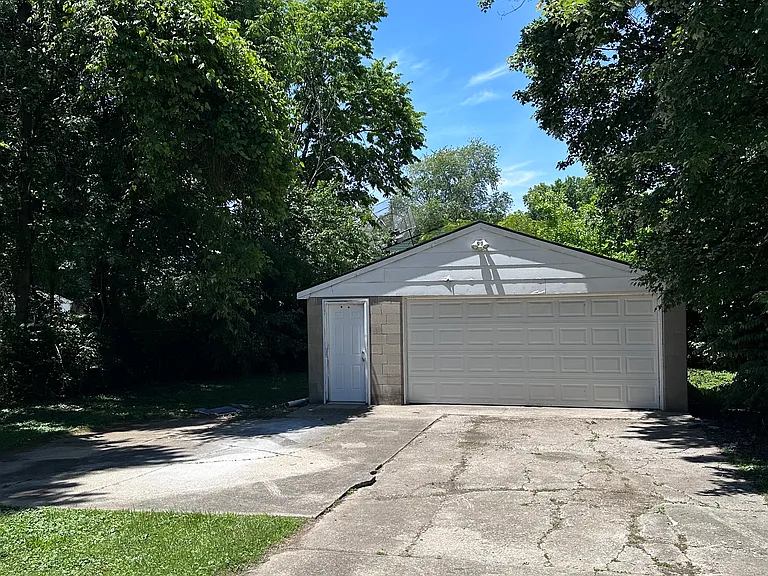 4926 Daleray Dr — Photo 9