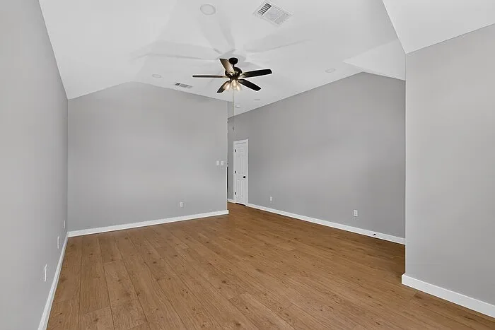 9881 Cambridge Dr — Photo 9