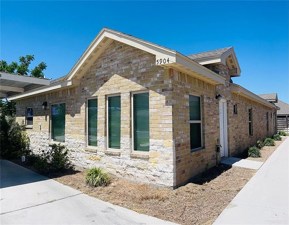 2 bed, 2.0 bath, 960 sqft, $1,000 — Photo 2