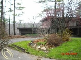 5145 Secord Lake Rd, Leonard, MI 48367