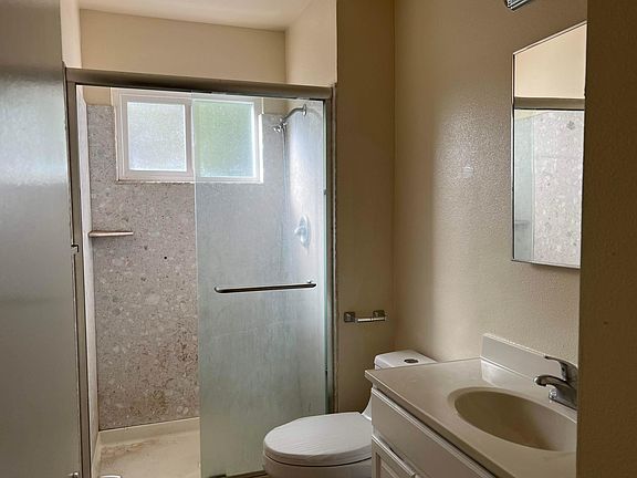 5th image of 479 Oakwood Dr