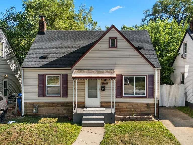 25477 Hopkins St — Photo 2