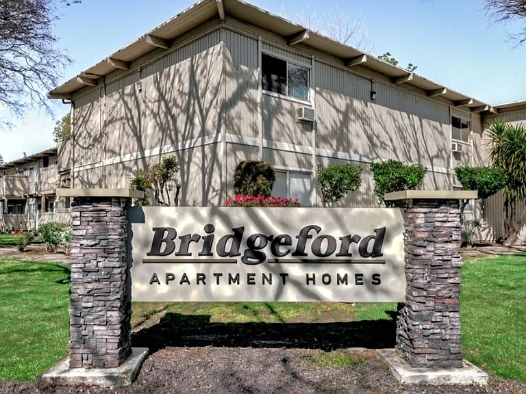 Bridgeford Apartments — Photo 20