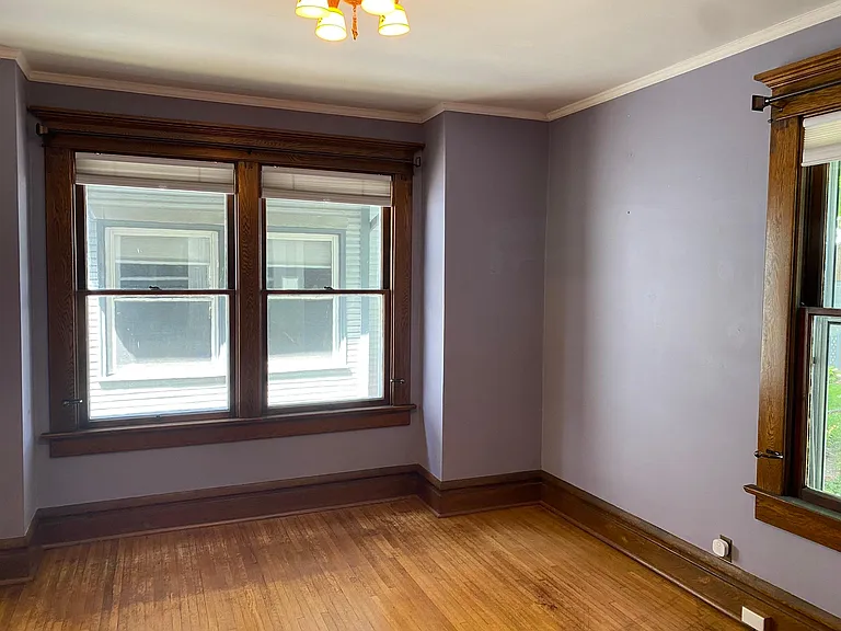 2580 Glenmawr Ave — Photo 6