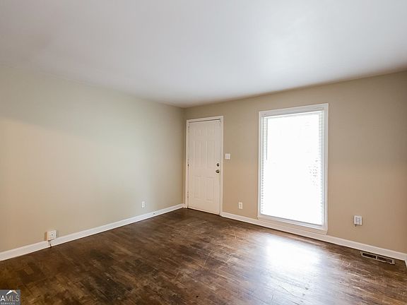 3rd image of 2335 Baywood Dr