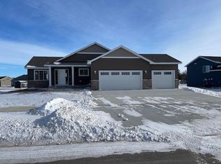 1304 18th St NE, Austin, MN 55912