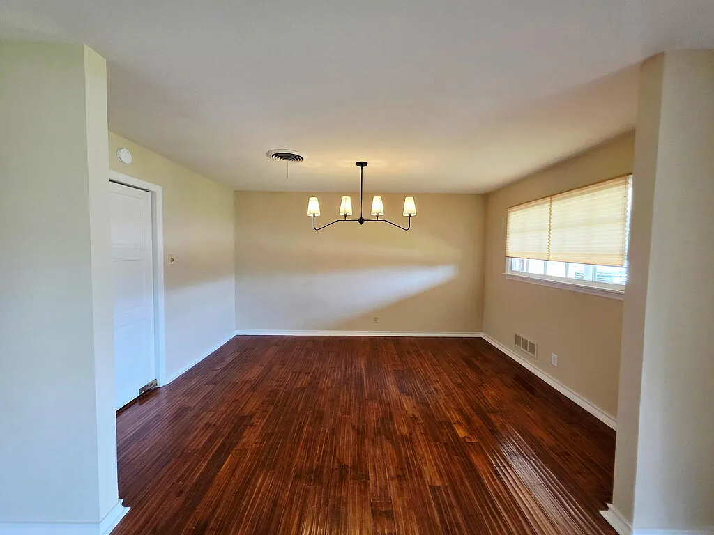 3 bed, 2.5 bath, 2503 sqft, $3,200 — Photo 4