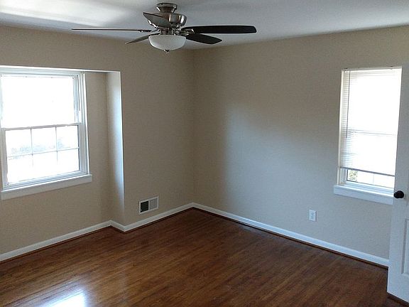 5th image of 624 Park Ln