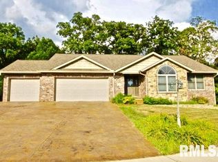 604 Mickel Pkwy, Washington, IL