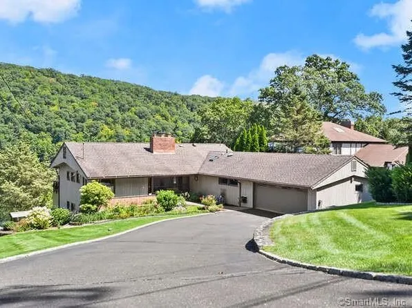 26 Lillinonah Drive, Brookfield, CT 06804