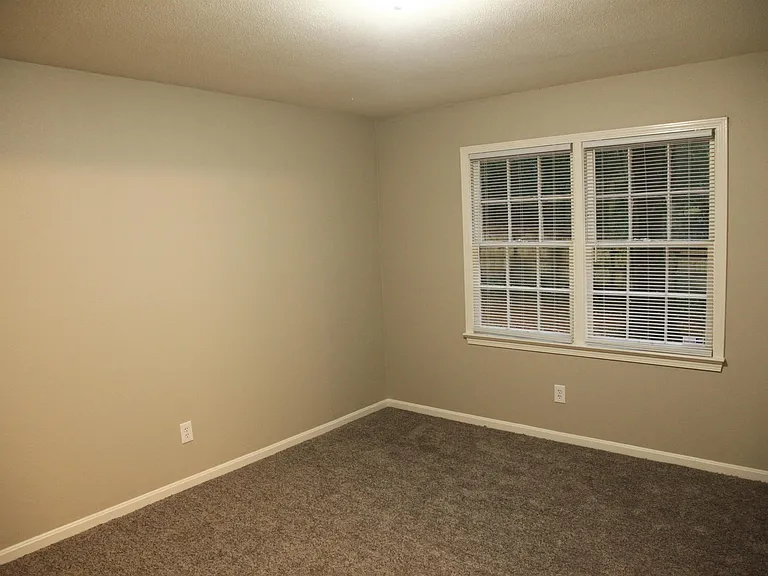 1231 Heritage Dr — Photo 14