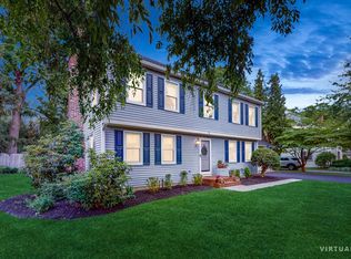 5 Circle Dr, Moorestown, NJ 08057