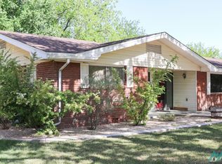 2705 Gaye Dr, Roswell, NM 88201