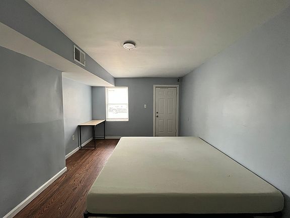 5th image of 99 Clerk St #17E