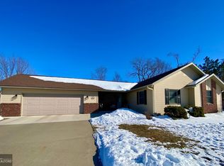5 Hobart Pl, Grinnell, IA 50112