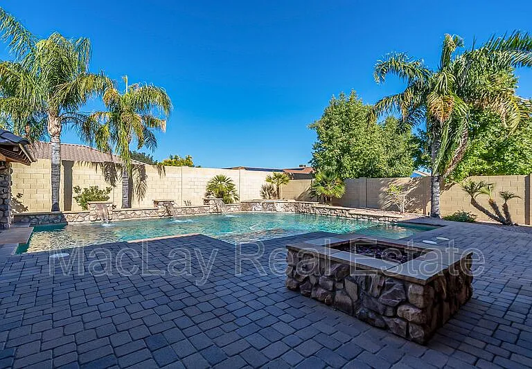 2720 E Jade Pl — Photo 52