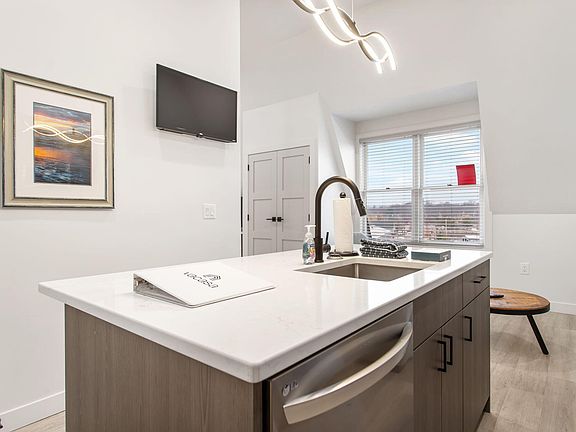 4th image of 532 Dyckman Ave APT 17