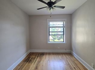 718 Reba Pl #2N, Evanston, IL 60202