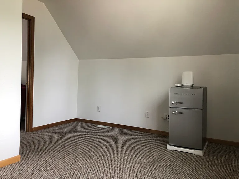 308 NW Webb St — Photo 7