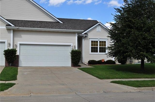 1st image of 445 W Trace Dr