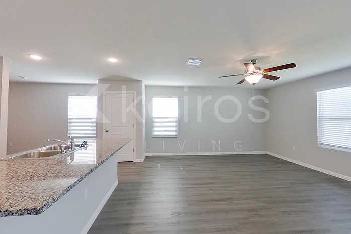 8602 SW 43rd Ter — Photo 6