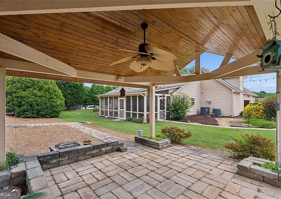 1st image of 382 Emma Dr
