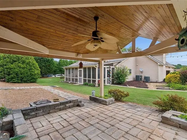 382 Emma Dr, Winder, GA 30680