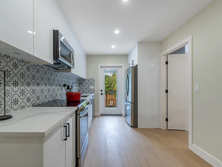 8926 Shepherd Way #UPPER HOUSE — Photo 5