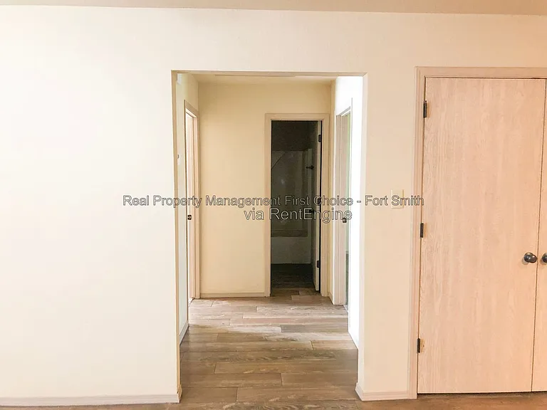 320 S 12th St — Photo 9