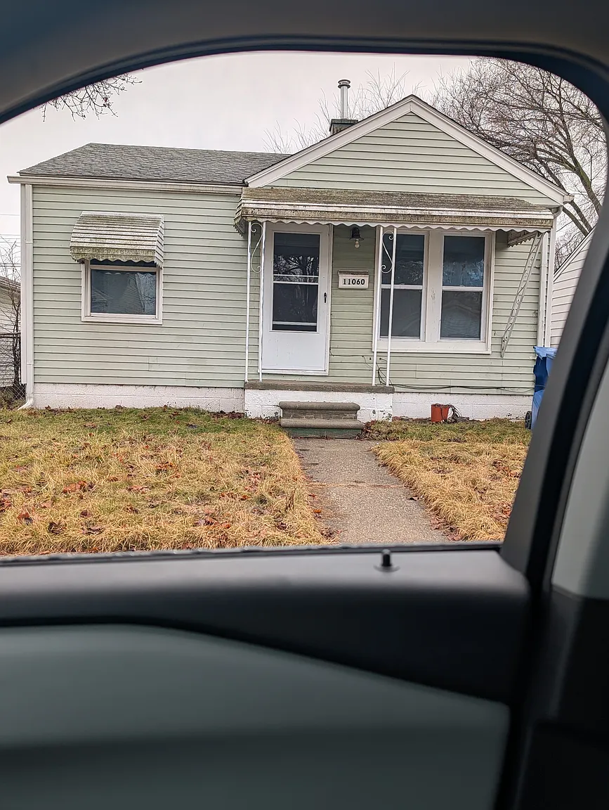 11060 Maxwell Ave photo 1