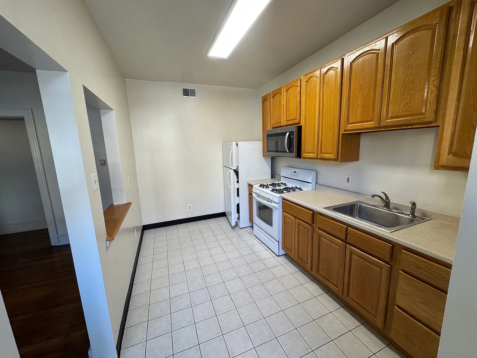 2 bed, 920 sqft, $2,150 — Photo 1