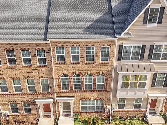 3rd image of 12918 Rustic Rock Ln