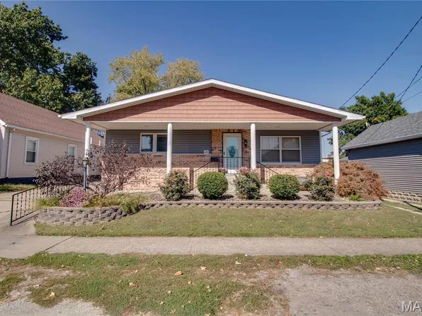 424 W 1st South St, Carlinville, IL 62626