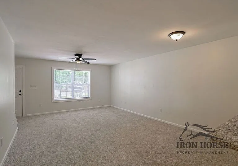 105 Westchester Dr #A8 — Photo 5