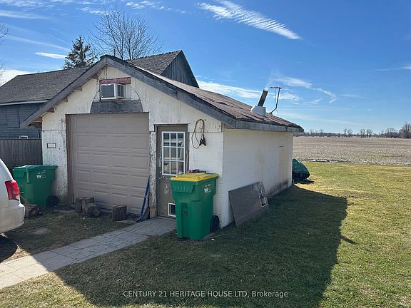 5th image of 22703 Thames Rd