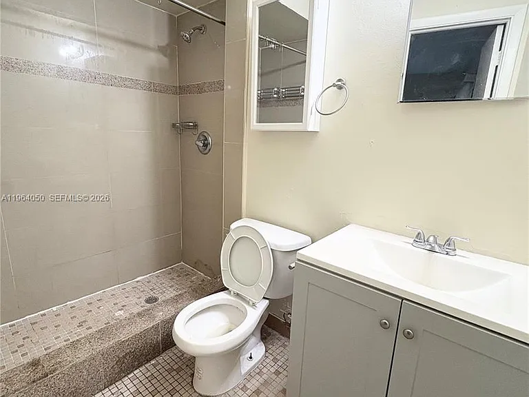 813 SW 10th St #B — Photo 7