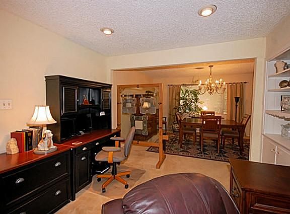 4th image of 1512 Westcrest Dr
