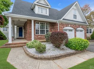 6 Marc Ct N, Parlin, NJ 08859