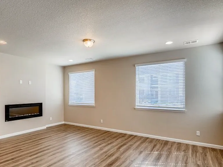 760 Stonebridge Dr — Photo 6