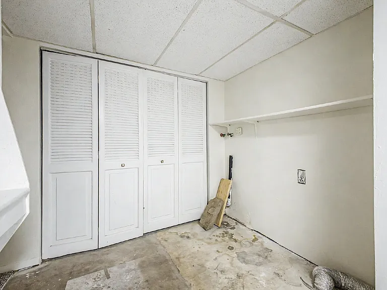 2519 Danbury Dr — Photo 37