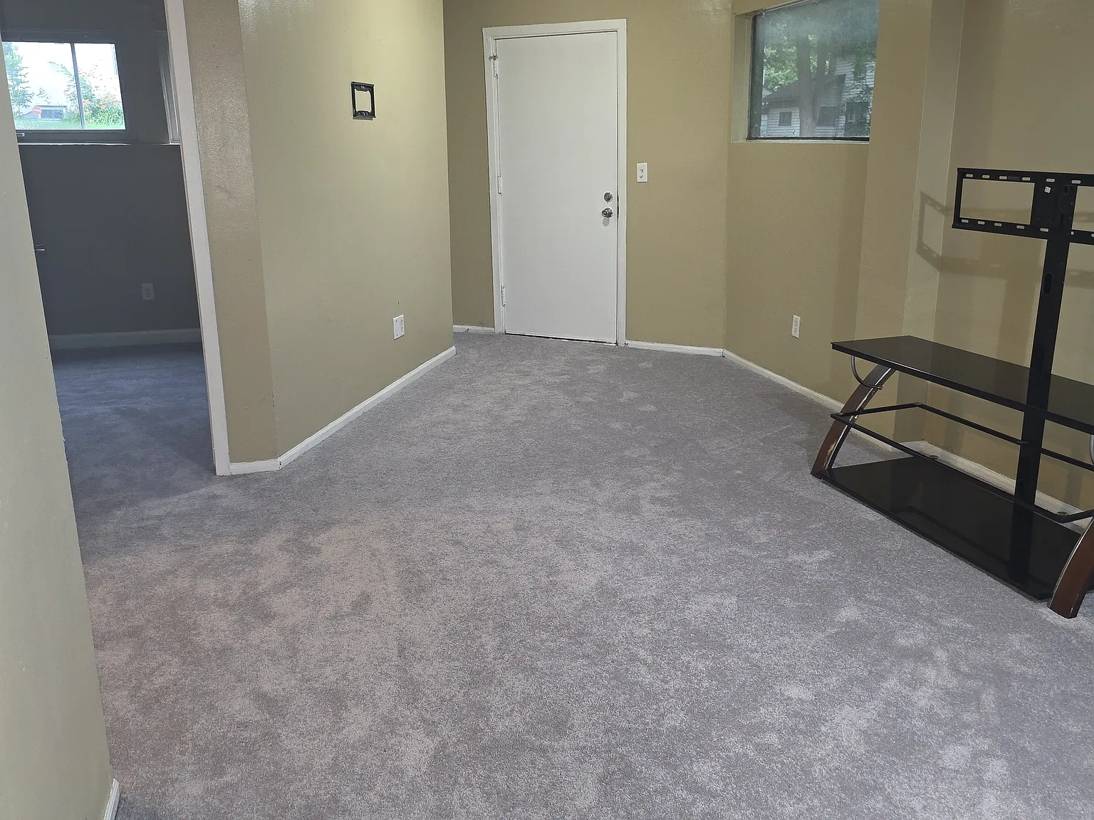 3 bed, 1500 sqft, $1,800 — Photo 1