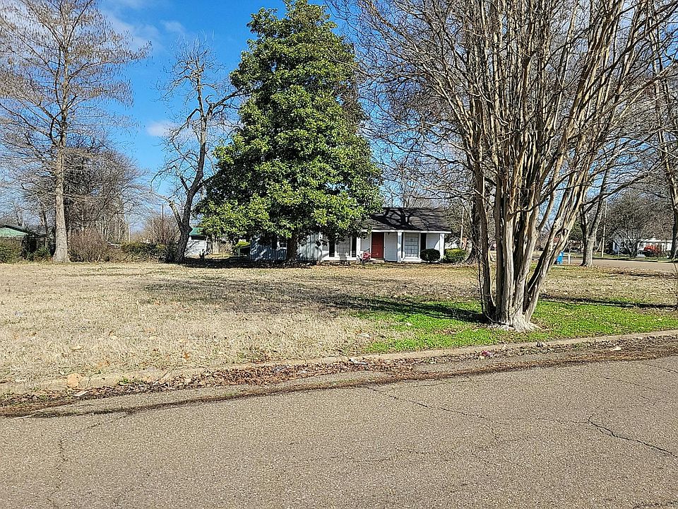 1st image of 501 Maple Ave