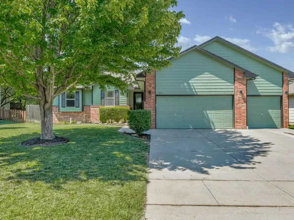 1915 N Beretta Ct, Andover, KS 67002