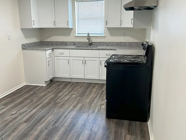 318 Linden St #100 — Photo 5