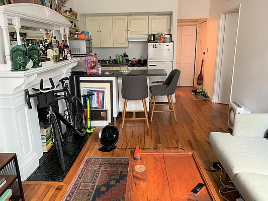 Rented by Joe Gotham LTD | media 16