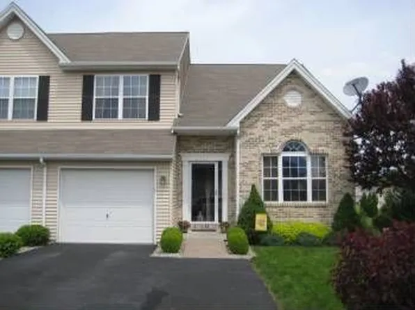 2197 Juniper Dr, Coplay, PA 18037