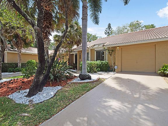 2nd image of 9884 Watermill Cir APT B