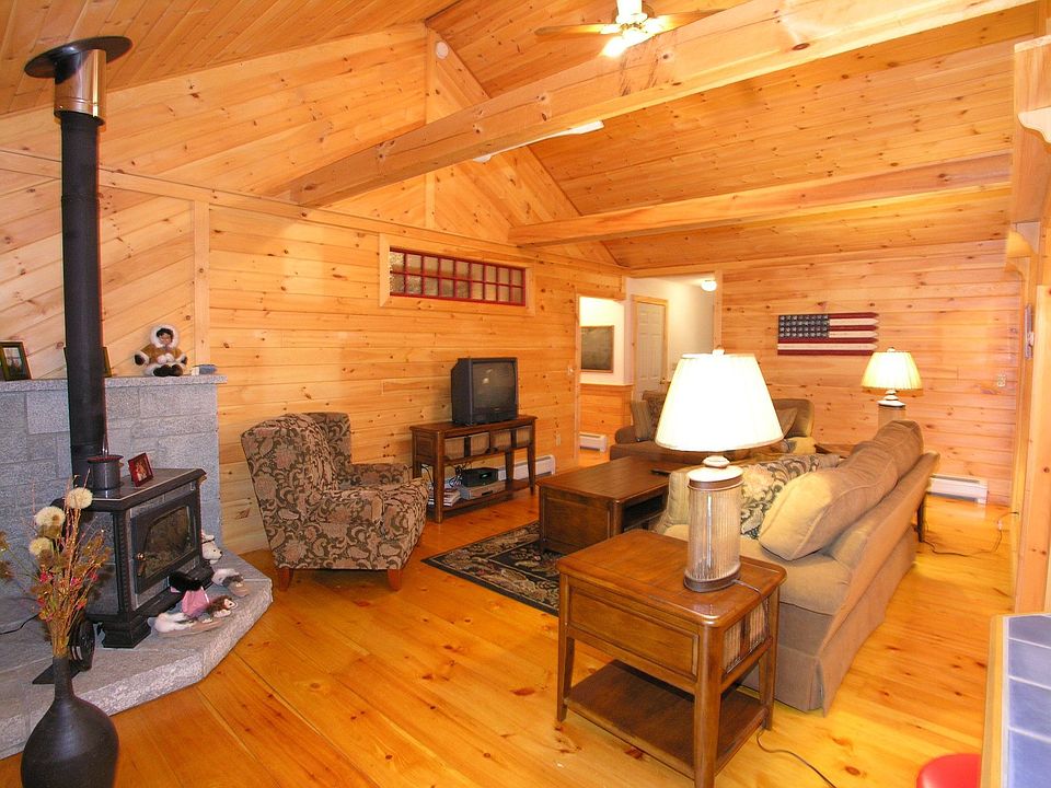 2nd image of 33 Red Brook Cir